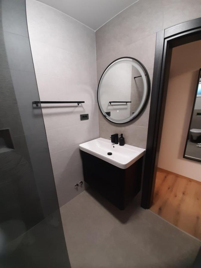 Apartman Mate Lopar Eksteriør bilde